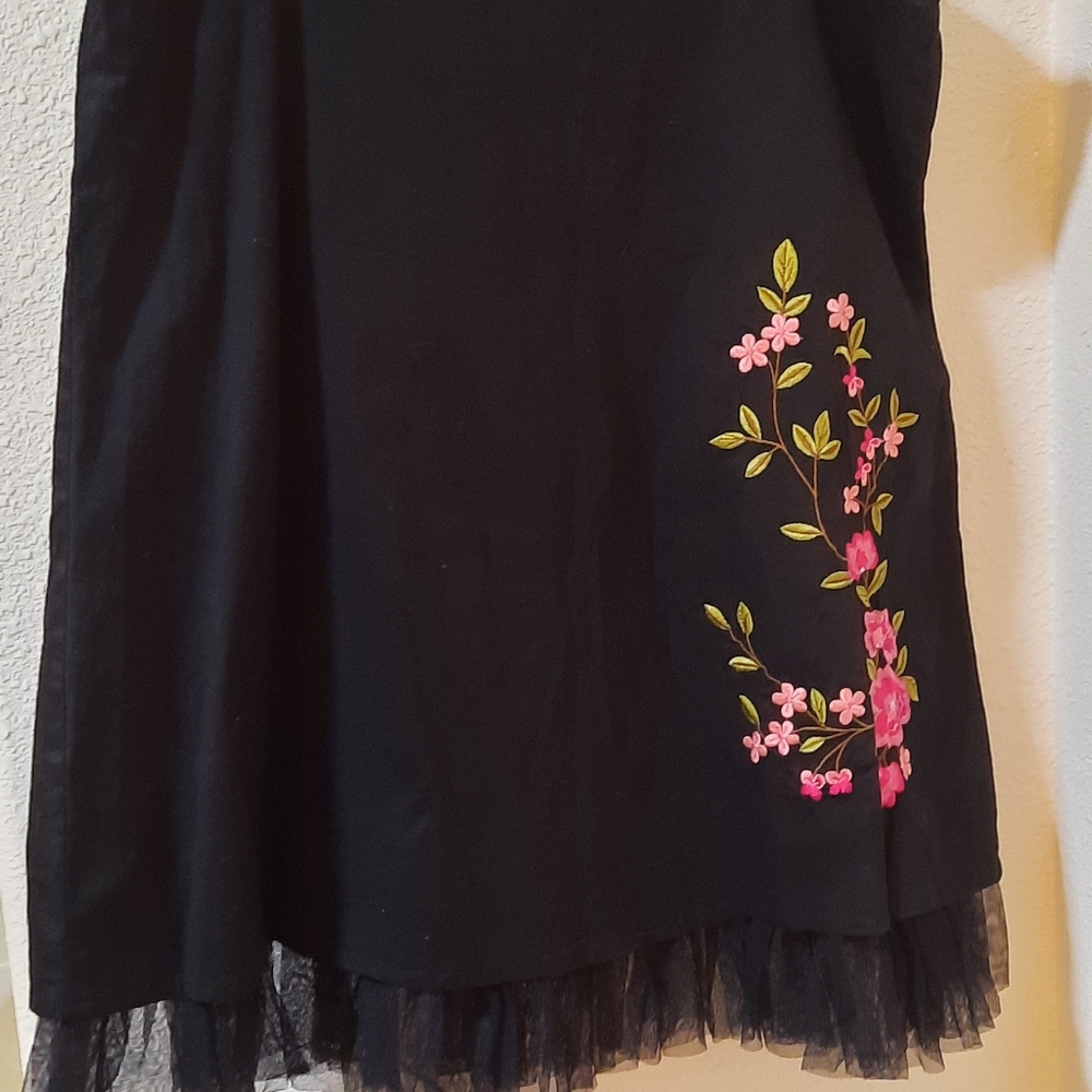 Black Skirt with Floral Embroidery